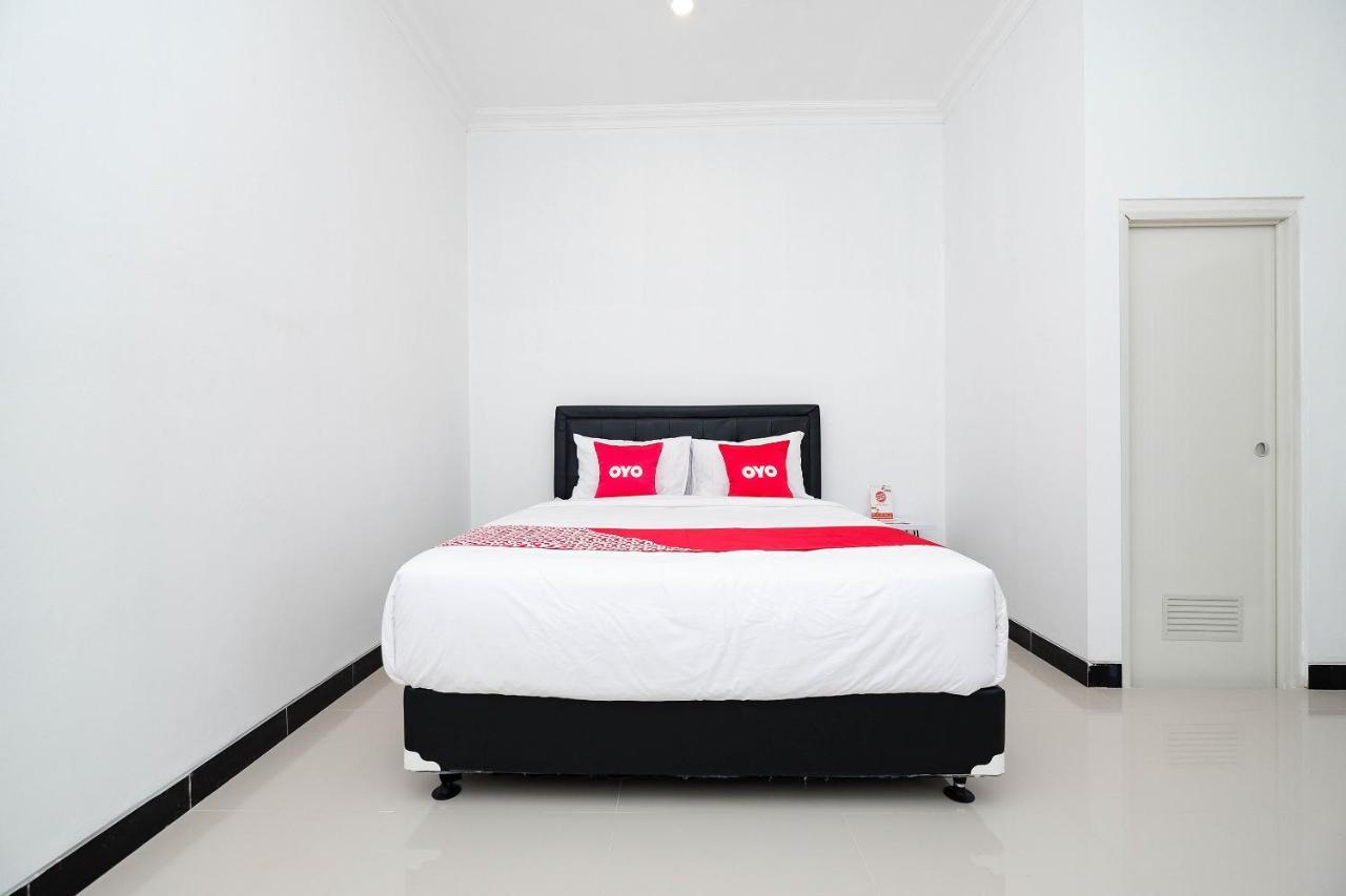 Oyo 1611 Four D'Home Surakarta  Exterior photo