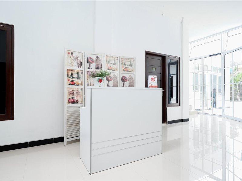 Oyo 1611 Four D'Home Surakarta  Exterior photo