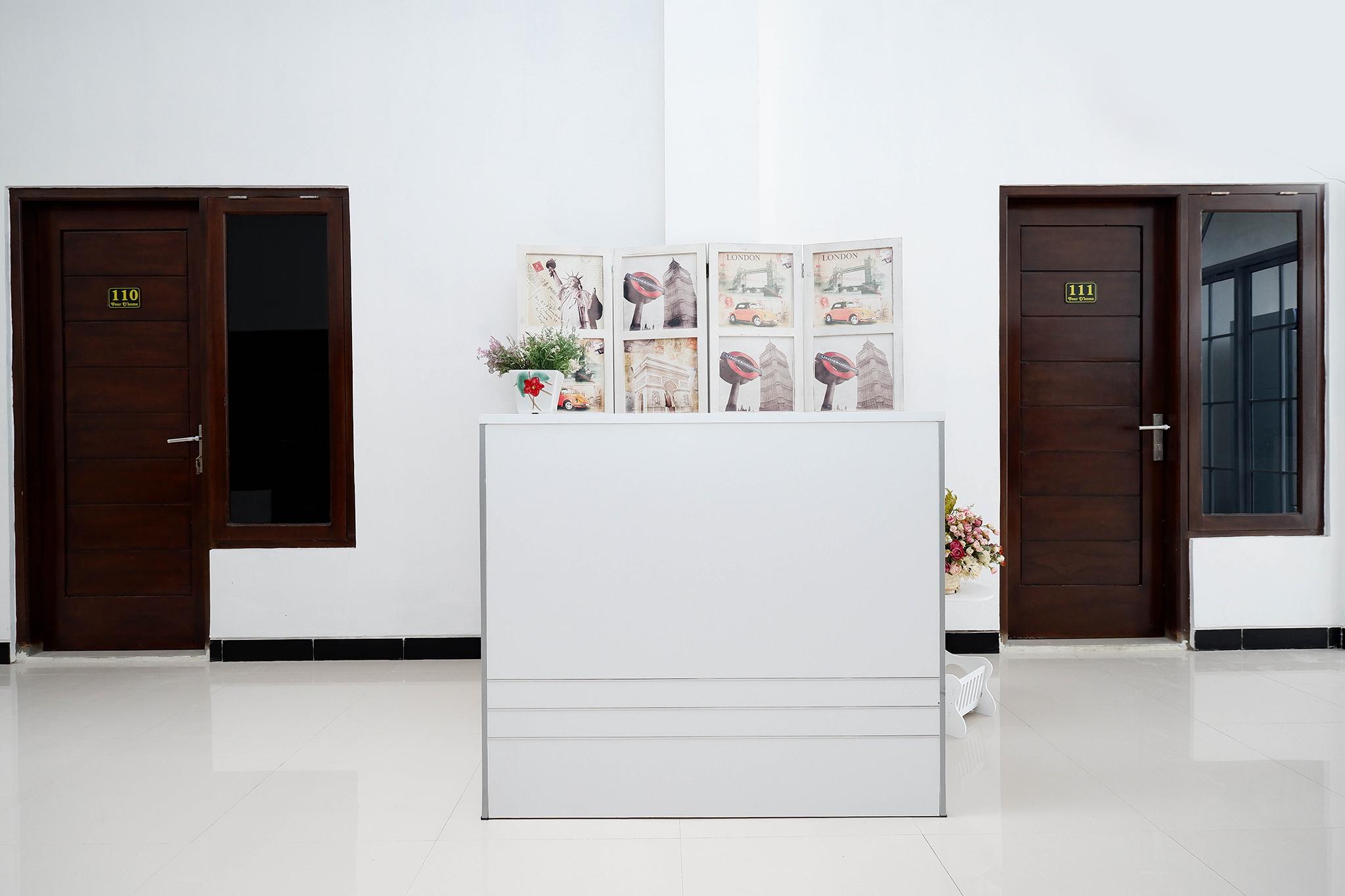 Oyo 1611 Four D'Home Surakarta  Exterior photo
