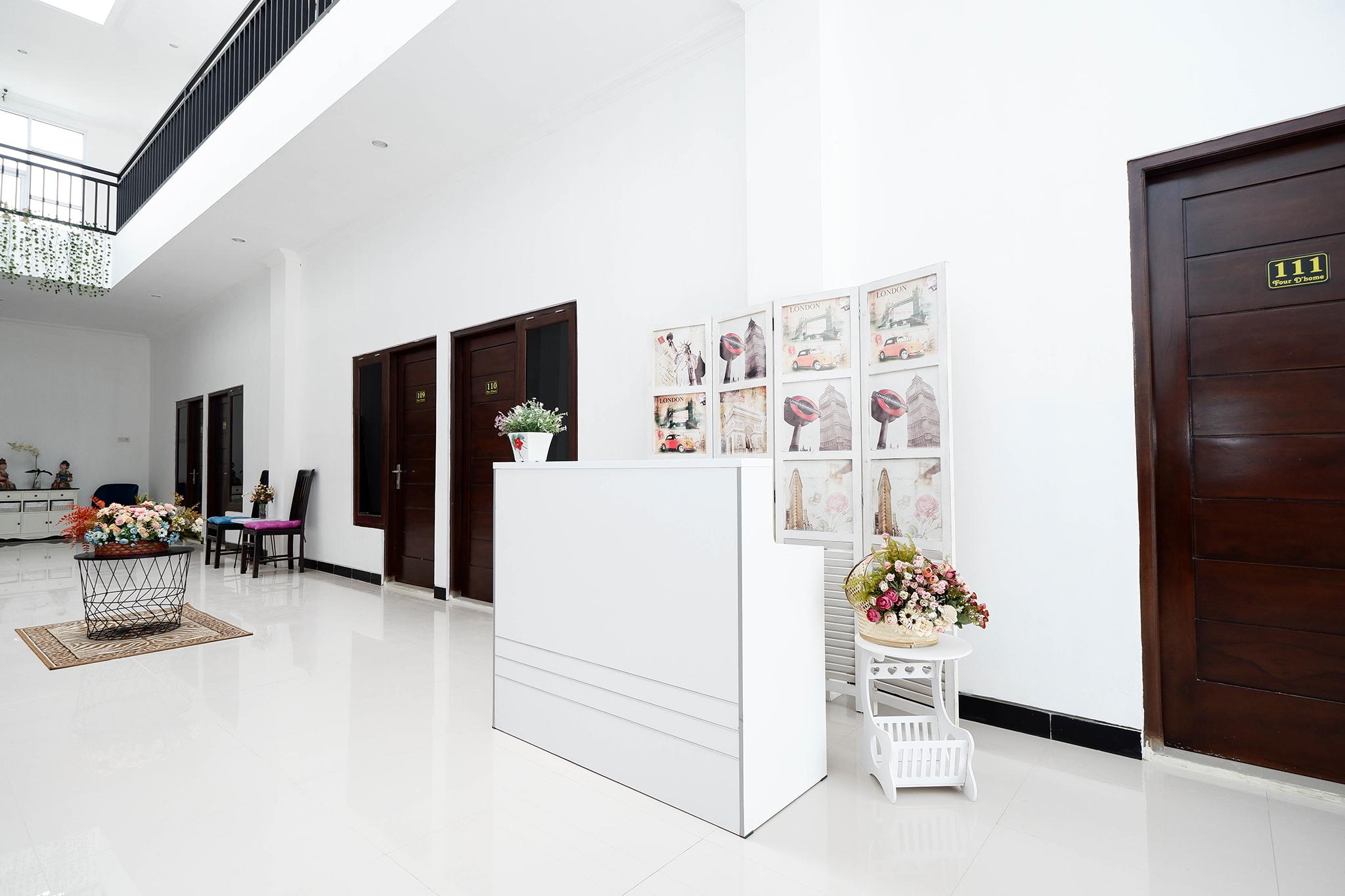 Oyo 1611 Four D'Home Surakarta  Exterior photo